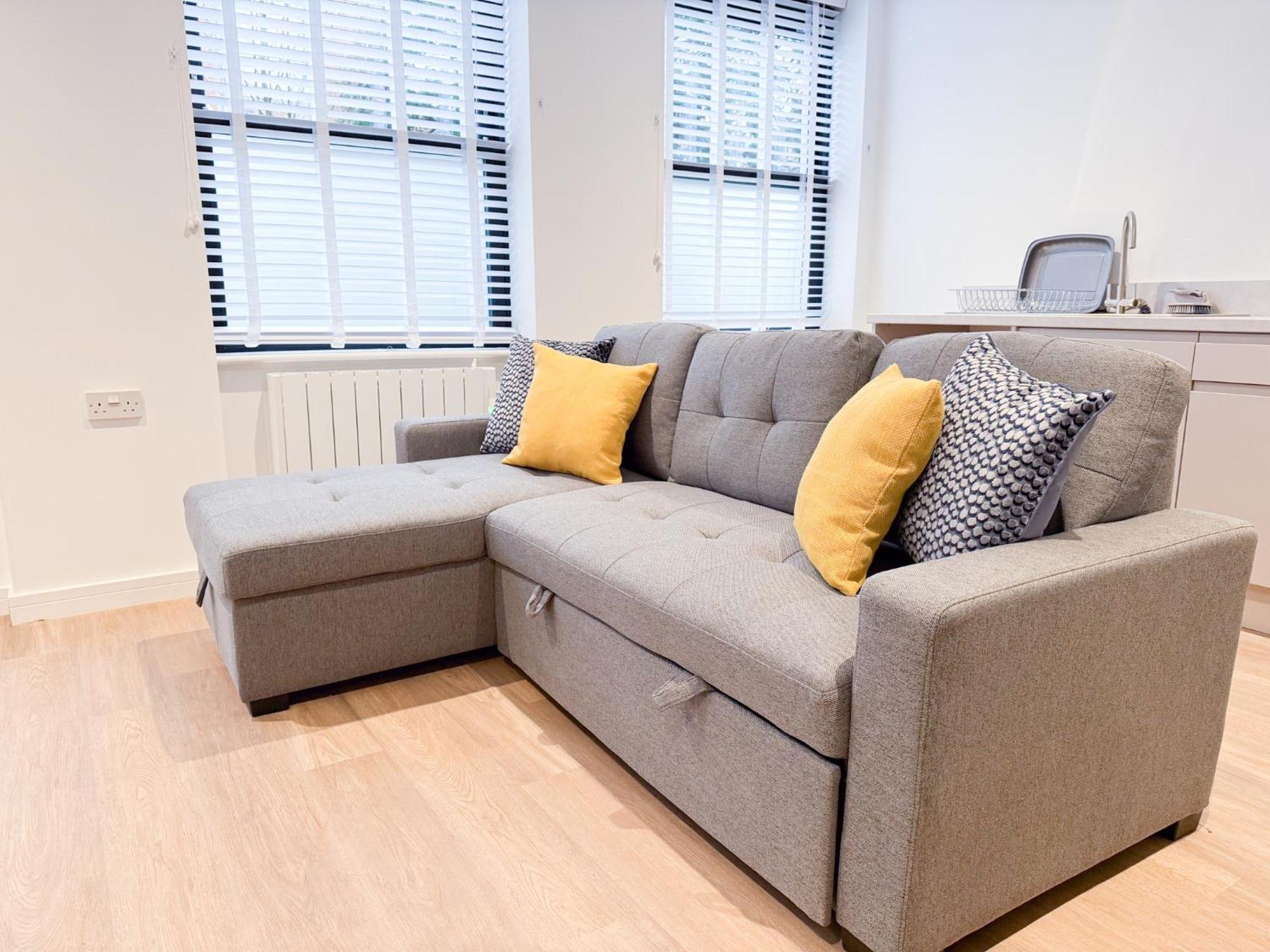 Spacious Modern 1 Bed Apartments In St Neots - Perfect For Contractors & Professionals - Free Parking - Wifi - Fully Equipped Kitchen - Smart Tv Ideal For Work Stays And Long Projects Exterior foto