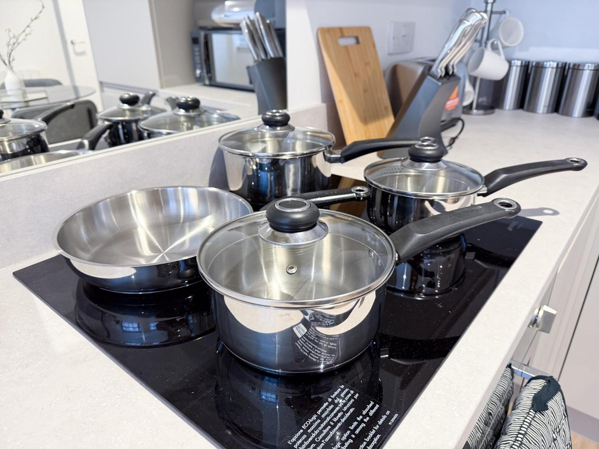 Spacious Modern 1 Bed Apartments In St Neots - Perfect For Contractors & Professionals - Free Parking - Wifi - Fully Equipped Kitchen - Smart Tv Ideal For Work Stays And Long Projects Exterior foto