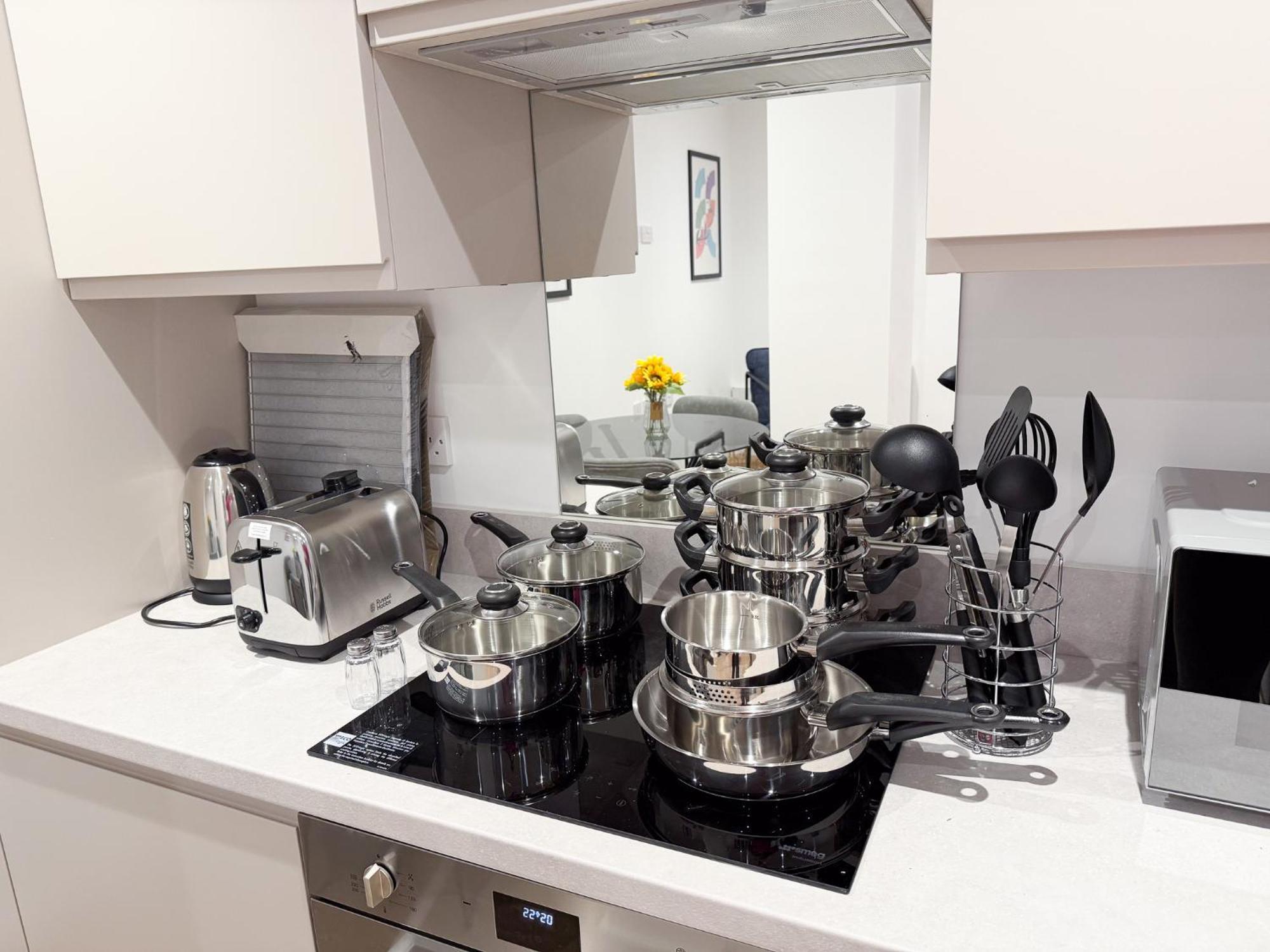 Spacious Modern 1 Bed Apartments In St Neots - Perfect For Contractors & Professionals - Free Parking - Wifi - Fully Equipped Kitchen - Smart Tv Ideal For Work Stays And Long Projects Exterior foto