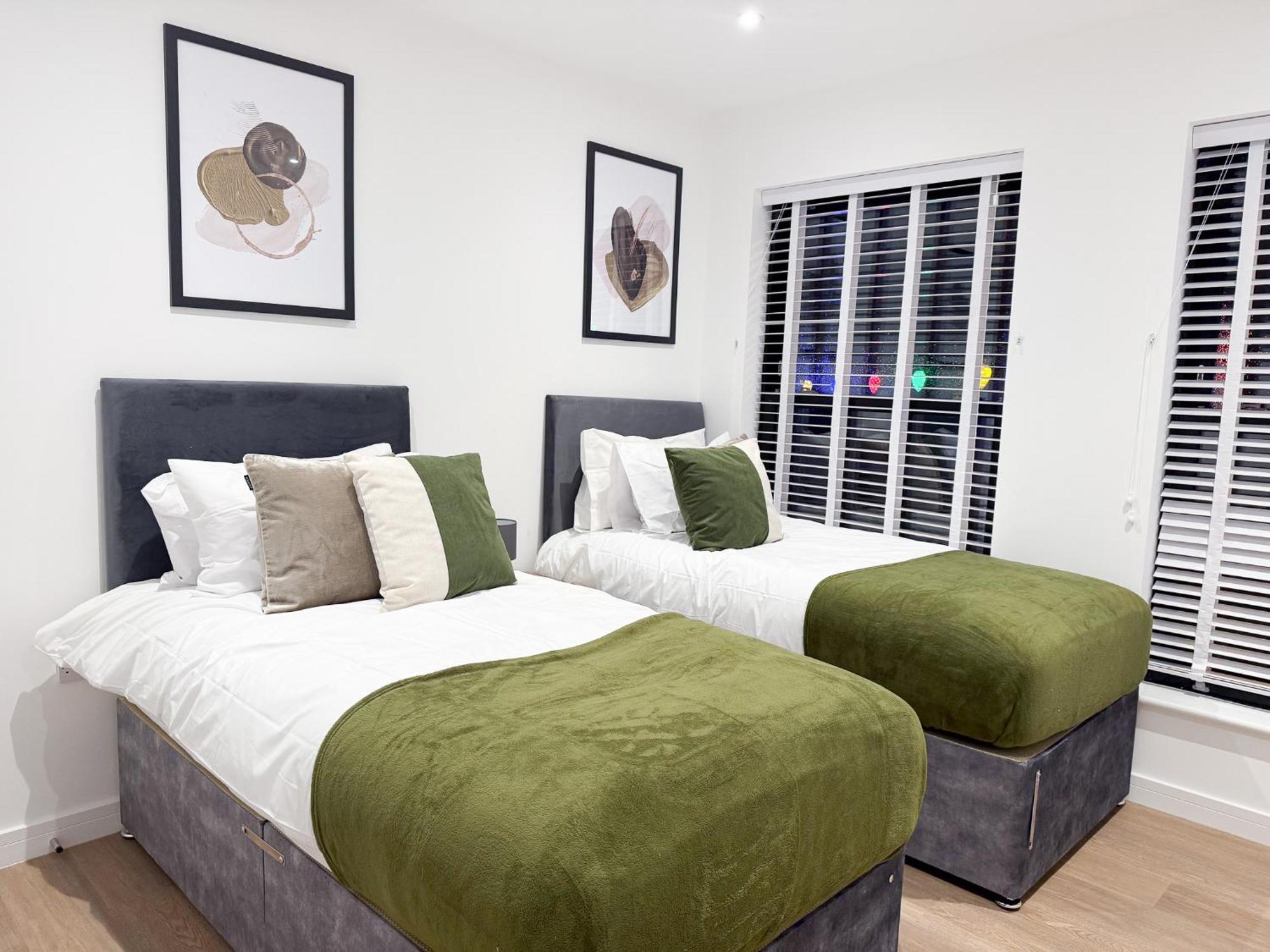 Spacious Modern 1 Bed Apartments In St Neots - Perfect For Contractors & Professionals - Free Parking - Wifi - Fully Equipped Kitchen - Smart Tv Ideal For Work Stays And Long Projects Exterior foto
