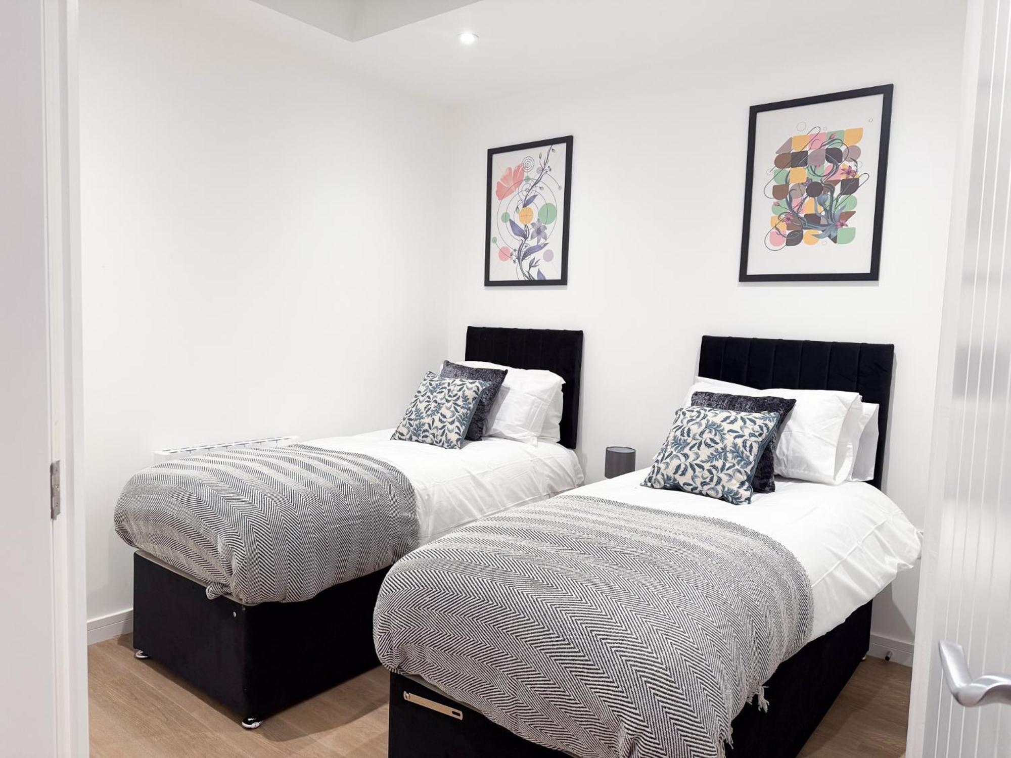 Spacious Modern 1 Bed Apartments In St Neots - Perfect For Contractors & Professionals - Free Parking - Wifi - Fully Equipped Kitchen - Smart Tv Ideal For Work Stays And Long Projects Exterior foto